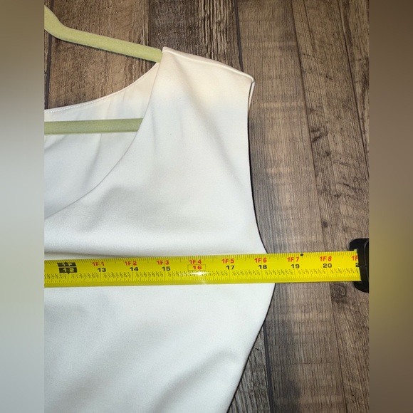 Diane Von Furstenberg Size 10 Pre-Owned - Picture 8 of 9